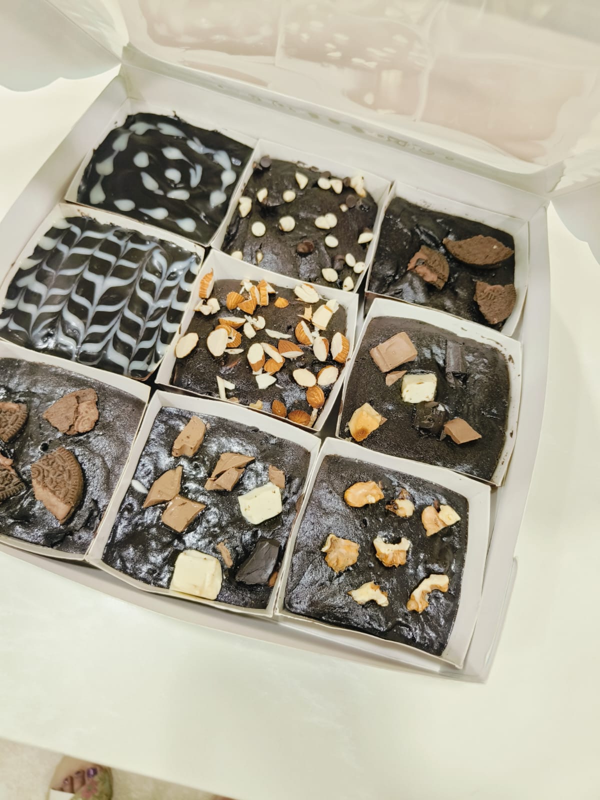 🍫 Eggless Brownie Box – 9 Pieces