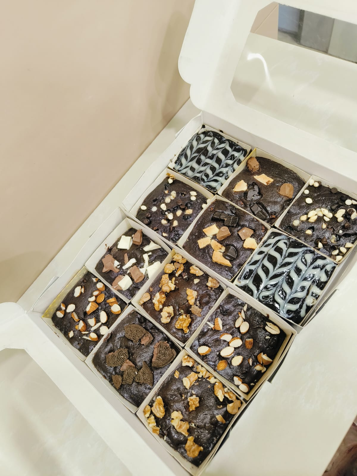 🍫 Eggless Brownie Box – 12 Pieces